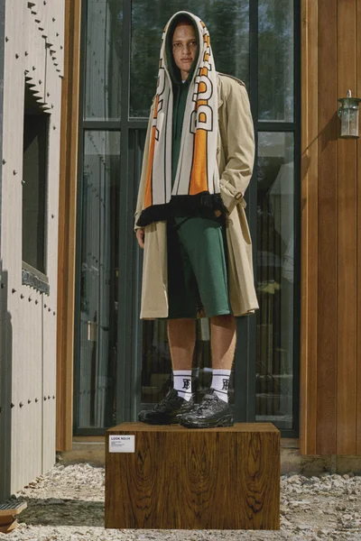 Look 14